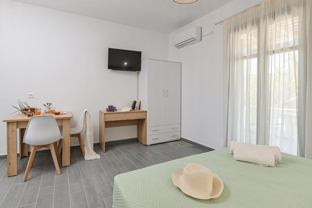 Aparthotel Vive Mare Plaka II Exterior foto